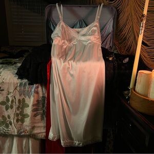 Vassarette VNTG white satin Slip Dress Lace Trim Lingerie Nightgown
